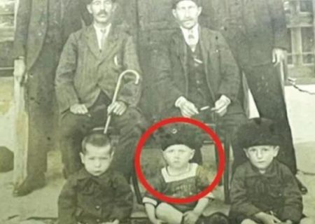 عکسی که ادعا می شود‌ مربوط به دوران کودکی آتاتورک است، جنجال آفرین شد