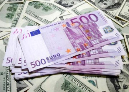 رقابت دلار و یورو برای سبقت گرفتن از یکدیگر
