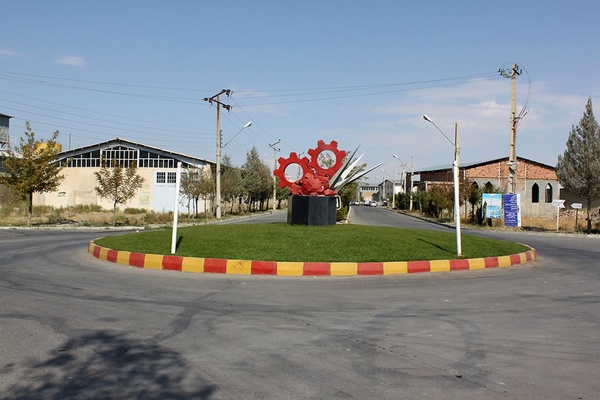 بیش از ۱۶ درصد واحدهای تولیدی آذربایجان غربی راکد هستند/۹۴ واحد تولیدی استان تحت تملک بانک ها قرار دارند