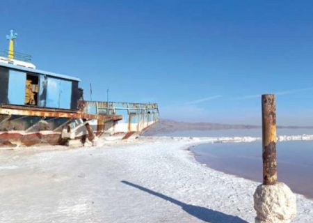 ۵۰ میلیارد تومان اعتبار برای تثبیت خاک دریاچه ارومیه درخواست کرده‌ایم