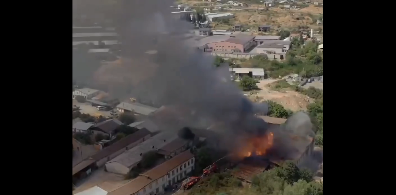 وقوع انفجار و آتش سوزی در خانکندی