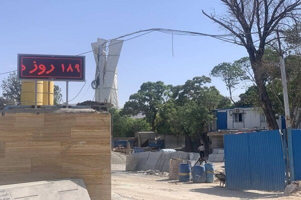 نصب روزشمار اتمام عملیات عمرانی در ایستگاه ۱۳ خط یک مترو تبریز