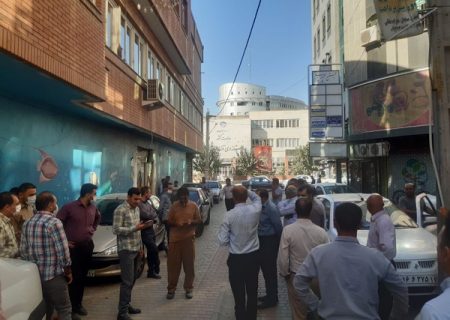 تجمع رانندگان استیجاری شهرداری ارومیه مقابل ساختمان شورا و شهرداری