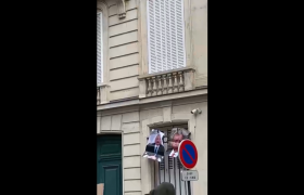 یورش گروه های نژادپرست ارمنی به سفارت جمهوری آذربایجان در پاریس
