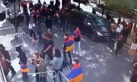 سفارت آذربایجان در پاریس مورد حمله افراد ارمنی الاصل قرار گرفت