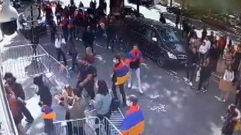 سفارت آذربایجان در پاریس مورد حمله افراد ارمنی الاصل قرار گرفت