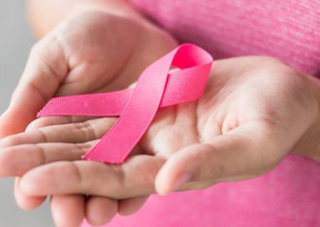 علل و نشانه‌ های سرطان پستان