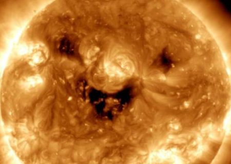 ناسا تصویر خندان خورشید را منتشر کرد