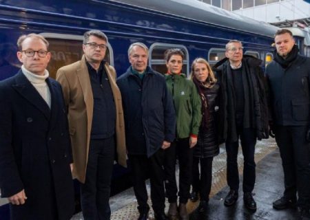 وزیران خارجه هفت کشور وارد کیف شدند