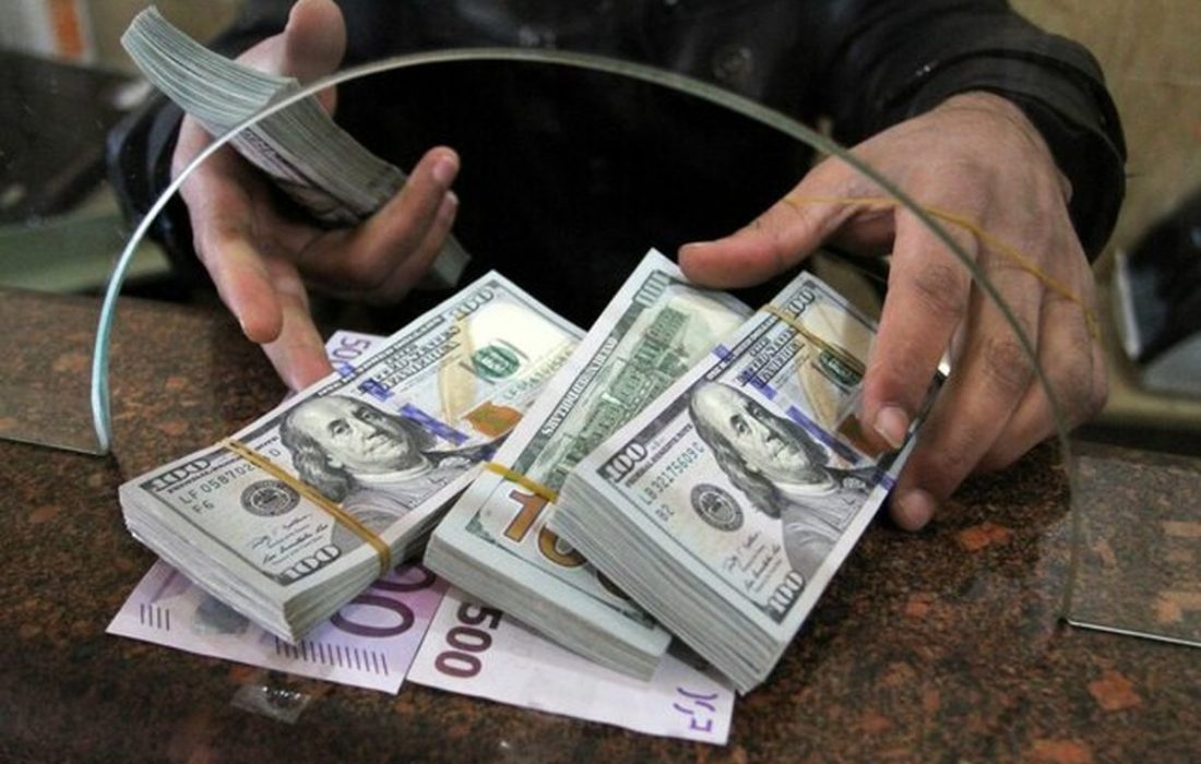 دلار آرام، یورو در تکاپو