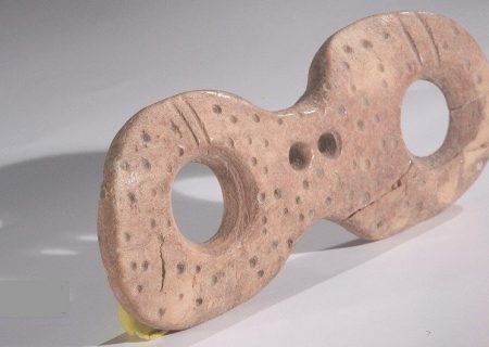 عینک استخوانی ۶ هزارساله یانیق تپه خسروشاه