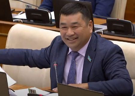 اعتبار نماینده مجلس قزاقستان به سبب پوتین لغو شد