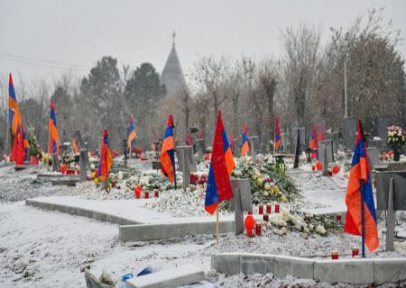خانواده های بیش از ۸۰ سرباز ارمنی که در جریان جنگ ۴۴ روزه جان باخته اند تشییع جنازه آنها را نپذیرفتند
