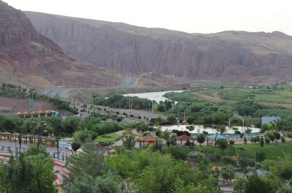 ورود بیش از ۶۷۶ هزار گردشگر نوروزی به منطقه آزاد ارس