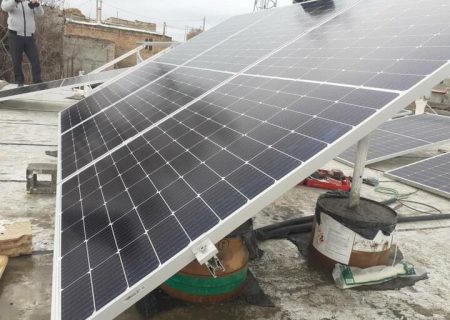 ۴واحد نیروگاه خورشیدی ۵کیلوواتی در روستای اوشندل هشترود افتتاح شد