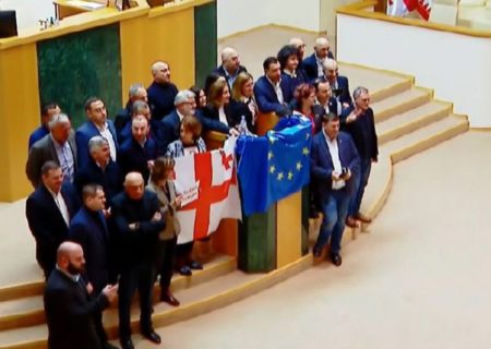مخالفان دولت گرجستان موفق به رد قانون “عوامل خارجی” در پارلمان شدند