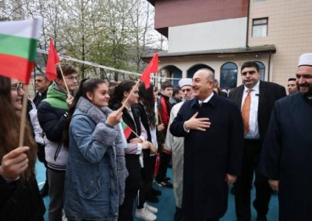 چاووش اوغلو: اتحاد ترکیه و بلغارستان برای صلح در بالکان مهم است