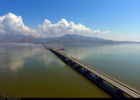 نرخ جدید عوارض وسایل نقلیه عبوری از پل میانگذر دریاچه ارومیه ابلاغ شد