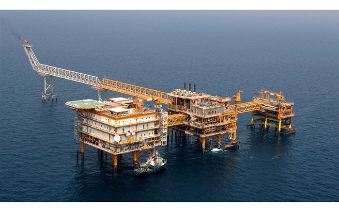 مذاکره برای توسعه ۱۰ میدان جدید نفتی و گازی ایران با شرکت‌های روسیه