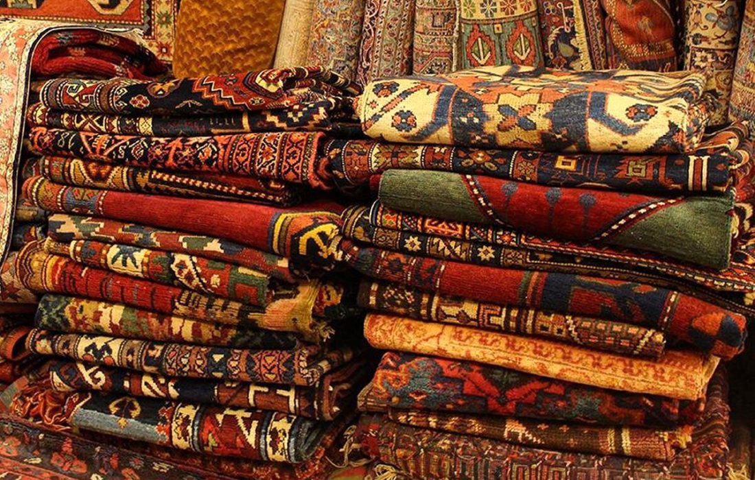 صادرات فرش دستباف ایران به ۵۰ میلیون دلار کاهش یافته/ رفوگران مهاجرت کرده و بافنده‌ها شغلشان را تغییر دادند/ افغانستان، پاکستان و هند بر بازار فرش دستباف مسلط شده‌اند