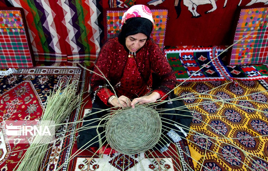 سهم ۳۰ درصدی دستان هنرمند عشایر در اقتصاد صنایع دستی آذربایجان‌شرقی