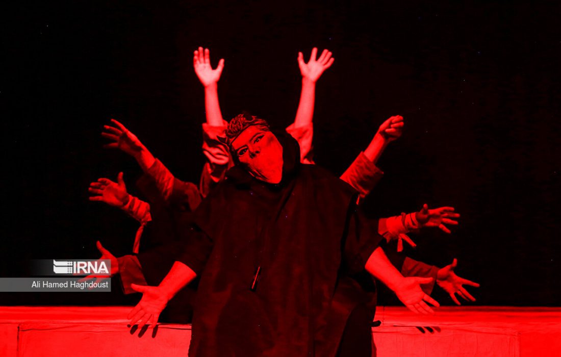 ماهانه ۲ اجرای نمایش بر روی صحنه تئاتر شهر تبریز می رود