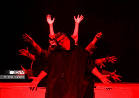 ماهانه ۲ اجرای نمایش بر روی صحنه تئاتر شهر تبریز می رود