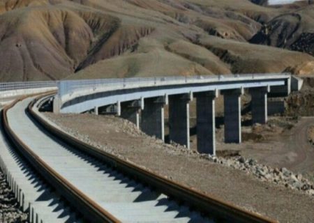 سهم رئیسی از خط آهن میانه-خاوران ۴کیلومتر در دو سال