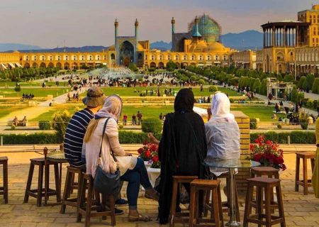 عقب‌نشینی ایران از سند چشم‌انداز ۲۰ ساله/ترکیه تا ۵ سال آینده ۹۰ میلیون گردشگر جذب می‌کند؛ ایران ۱۵ میلیون