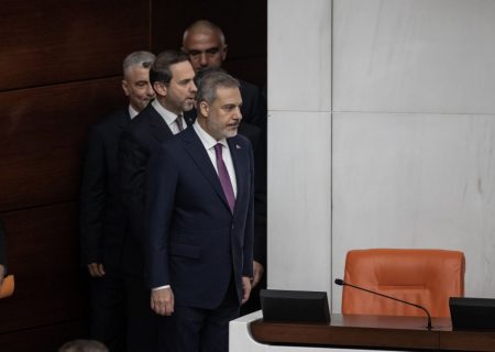 فیدان وزیر امور خارجه ترکیه با وزیر امور خارجه آمریکا گفتگو کرد