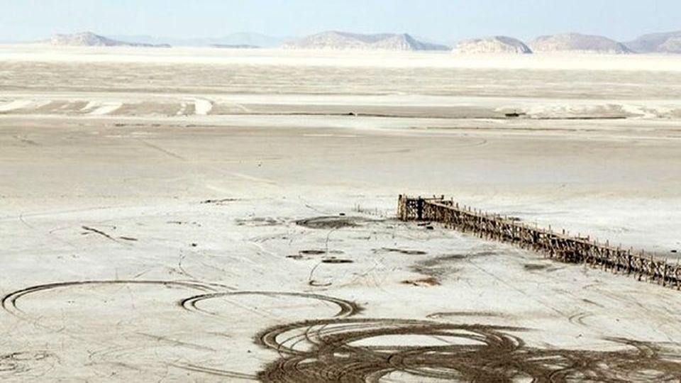 قرار گرفتن دریاچه ارومیه در شرایط غیرقابل بازگشت به دلیل عدم ارائه حق‌آبه