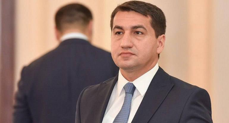 حکمت حاجی اف: سیاستمداران طرفدار ارمنستان در آمریکا و اروپا باید مورد شناسایی قرار گیرند