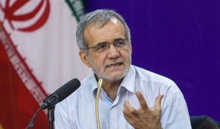 حمله روزنامه جوان به پزشکیان : درآمد پزشکان خیلی هم خوب است ؛ اگر کافی نیست می توانند از ایران بروند