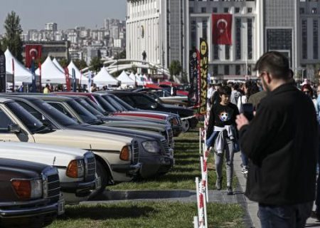 نمایشگاه خودروهای کلاسیک ترکیه در آنکارا برگزار شد