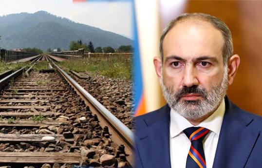 پاشینیان: ارمنستان آماده احیای خط آهن مغری به نخجوان است