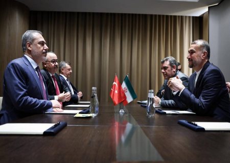وزرای خارجه جمهوری اسلامی ایران و ترکیه باهمدیگر دیدار کردند