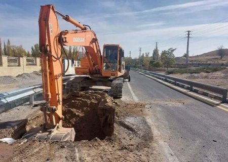 عملیات اتصال خط انتقال فاضلاب خاوران به شبکه فاضلاب تبریز آغاز شد