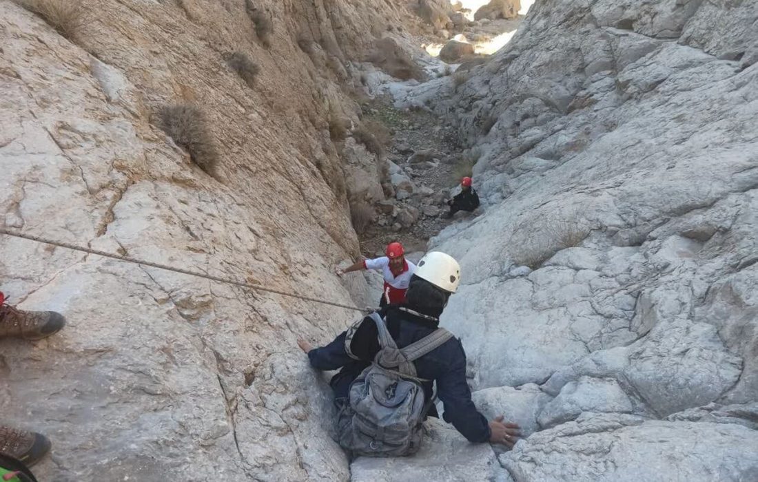 نجات ۲ کوهنورد گرفتار در ارتفاعات «پیربالا» شهرستان مرند