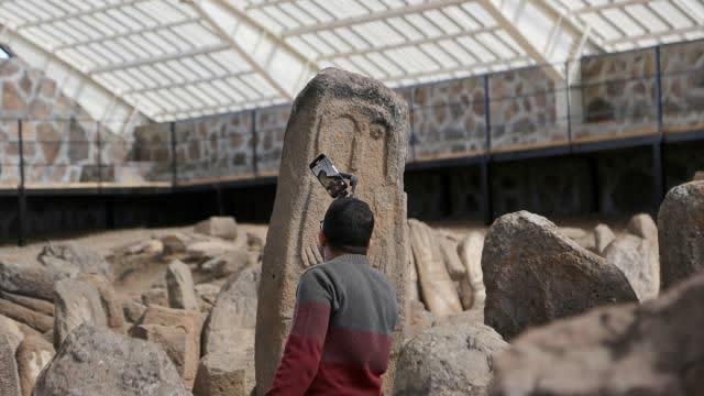 کاوش ها در سکونتگاه ۸ هزار ساله استان اردبیل ایران در حال انجام است
