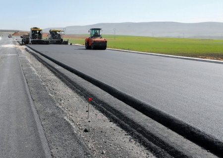 ۵۰ درصد طرح‌های راهسازی استان اردبیل از محل مصوبات سفر رئیس جمهور اجرا شد