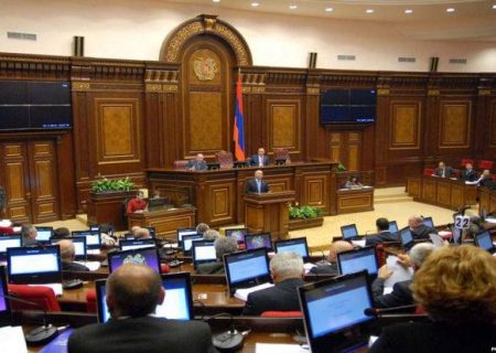 پارلمان ارمنستان از ممنوعیت به رسمیت شناختن قره باغ به عنوان بخشی از آذربایجان حمایت نکرد