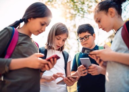 تلفن همراه در مدارس نیوزلند ممنوع شد