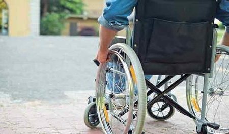 هیچ معلولی بیمه تکمیلی ندارد/ بیمه‌های پایه، لوازم و خدمات توانبخشی معلولان را پوشش نمی‌دهند