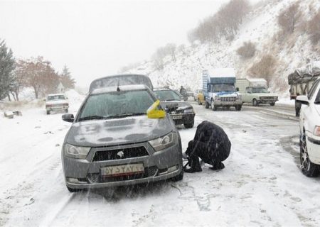 تردد در جاده‌های استان زنجان نیازمند استفاده از زنجیر چرخ است