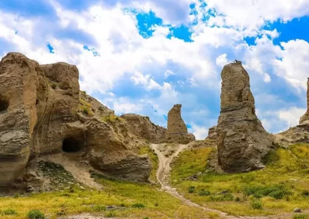 تپه تاریخی”مانداگارنا” مرند آذربایجان شرقی گرفتار بی توجهی
