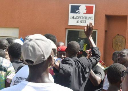فرانسه سفارت خود در نیجر را تعطیل کرد