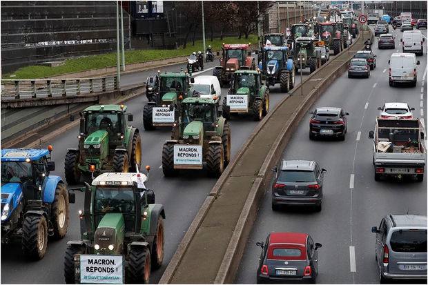 اعتراضات کشاورزان فرانسه را فرا گرفت