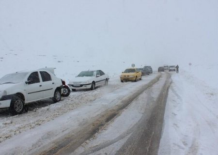 برف ۲۰ محور روستایی در آذربایجان‌غربی را مسدود کرد
