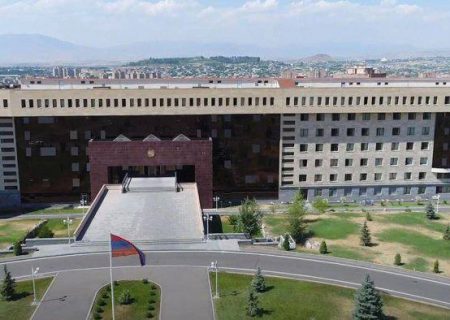 هراپاراک: مقامات طرفدار روسیه در وزارت دفاع ارمنستان برکنار شدند