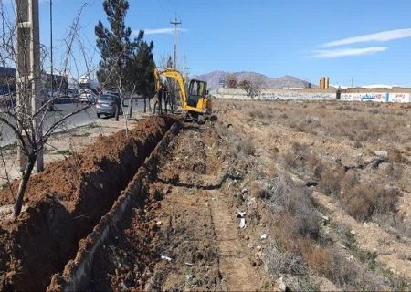 اجرای عملیات لوله‌گذاری آب خام در جاده تبریز مرند با اعتباری افزون بر ۹ میلیارد ریال